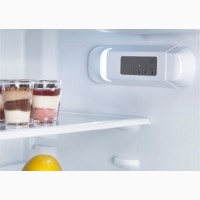 Холодильник с морозильной камерой IKEA 402.822.91 (б/у)