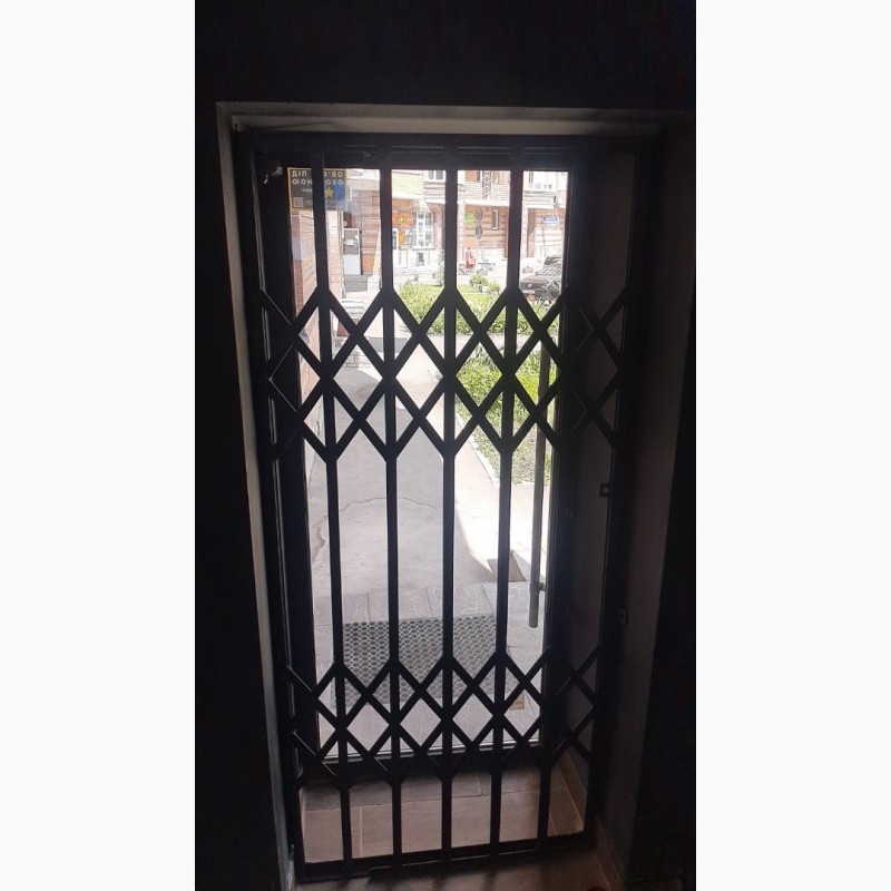 Фото 18. Розсувні решітки металеві на двері, вікна, балкони, вітрини. Тернопіль