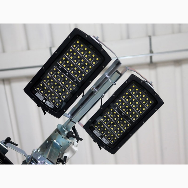 Фото 5. Освітлювальна вишка AURORA Gamma в комплекті з генератором