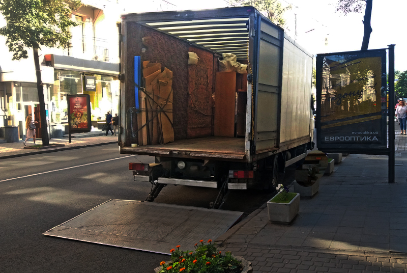 Фото 2. Перевозка грузов - мебели, вещей, техники и другого имущества по Харькову
