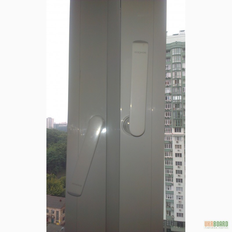 Фото 3. Остекление беседки окнами из алюминия. Раздвижные и поворотные окна