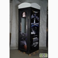 Телефонная будка – гардеробная