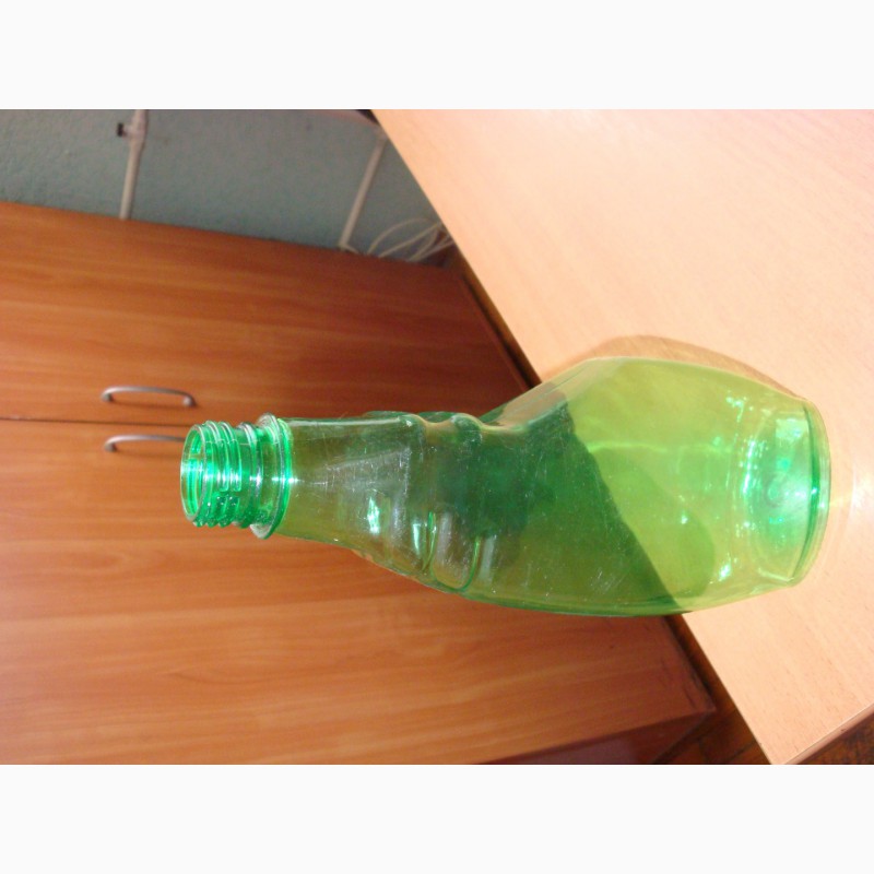 Фото 3. Пластиковые бутылки, канистры, крышки