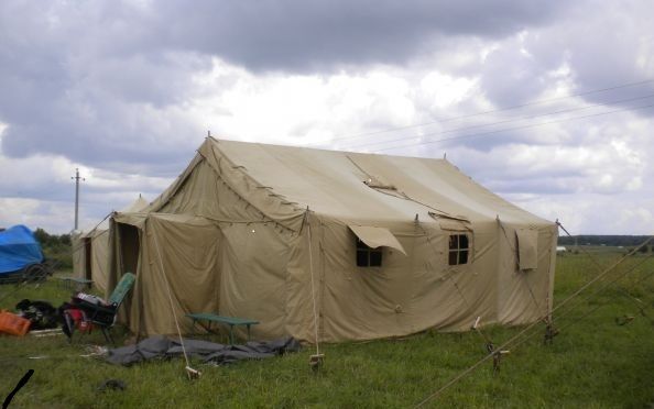 Фото 13. Палатка военная для применения в строительстве и для других целей