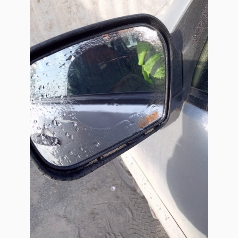 Фото 8. Водонепроницаемая Пленка на зеркала авто против капель дождя