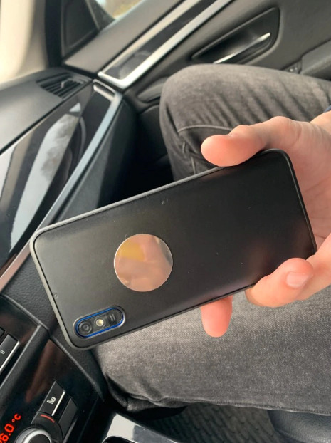 Фото 2. Магнитный Чёрный держатель для телефона в авто на решетку воздуховода