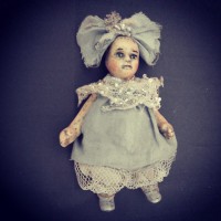 Кукла маленькая фарфоровая Малышка с бантом