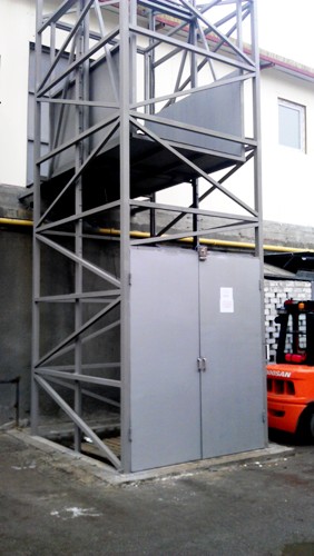 Грузовые НАРУЖНЫЕ подъемники (лифты) – выгодные помощники в производстве г/п 1000 кг