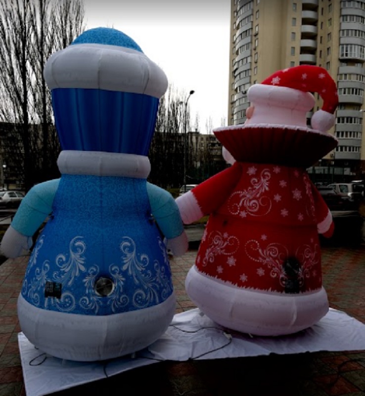 Фото 2. Надувные рекламные фигуры Деда Мороза и Снегурочки