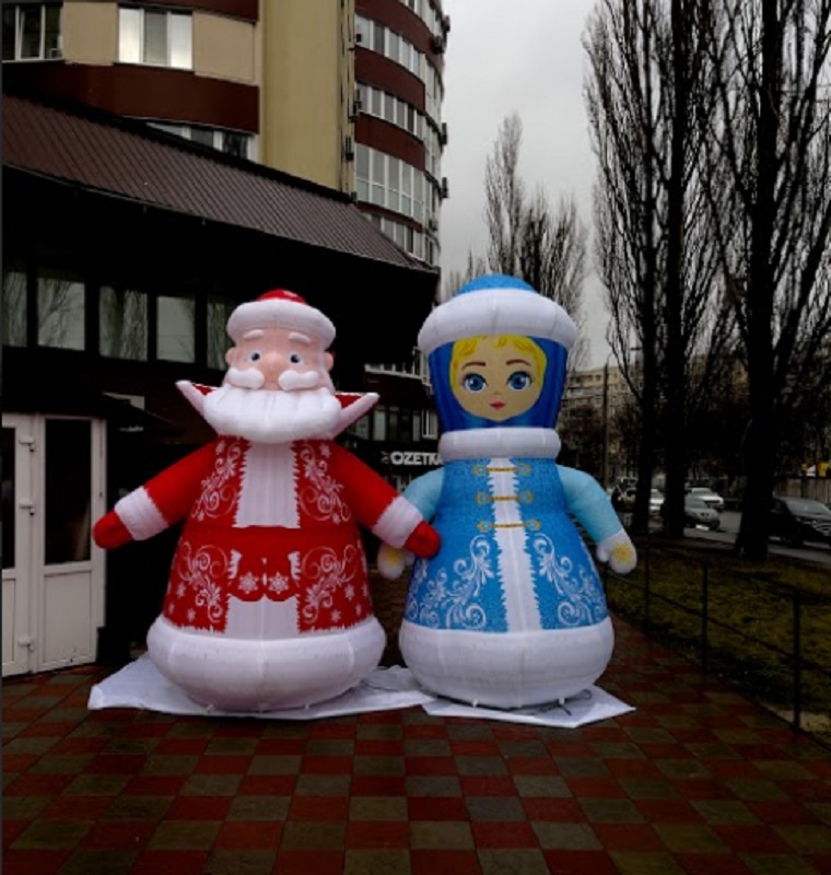 Фото 5. Надувные рекламные фигуры Деда Мороза и Снегурочки