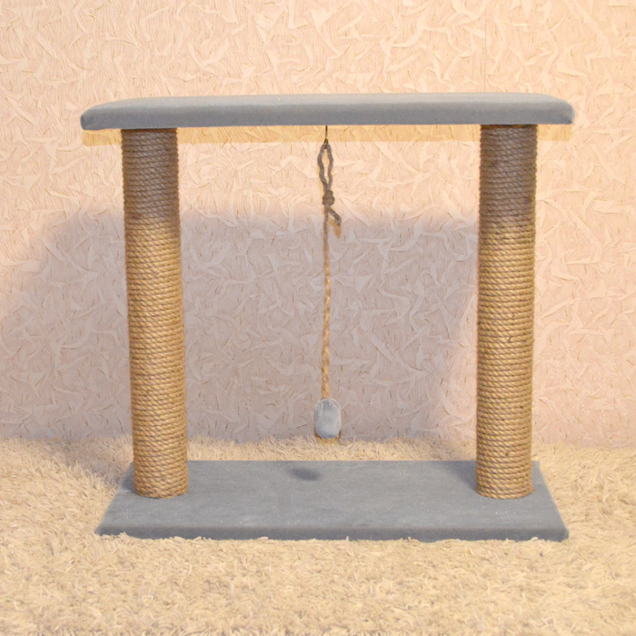 Фото 5. Когтеточка с длинной лежанкой и двумя столбами