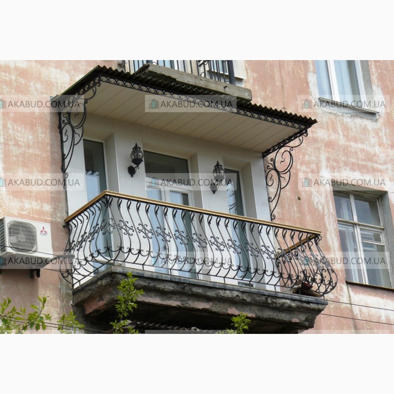 Фото 3. Ковані та зварені балконні перила (огорожі для балкона)