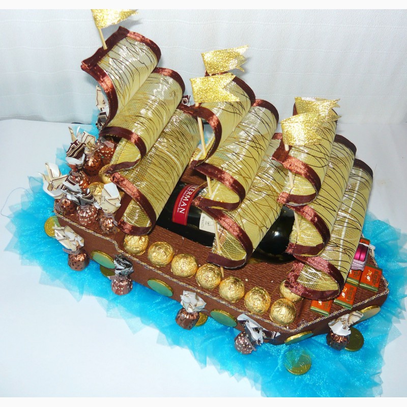 Фото 5. Корабль из конфет Пираты Карибского моря