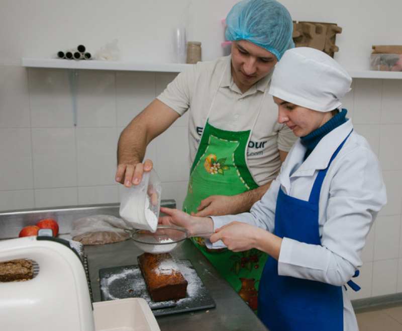 Фото 2. Работа в Израиле. Работники на пекарню